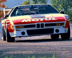 MOTUL fait son SHOW ! Une BMW M1 en expo et jeu concours sur simulateur.